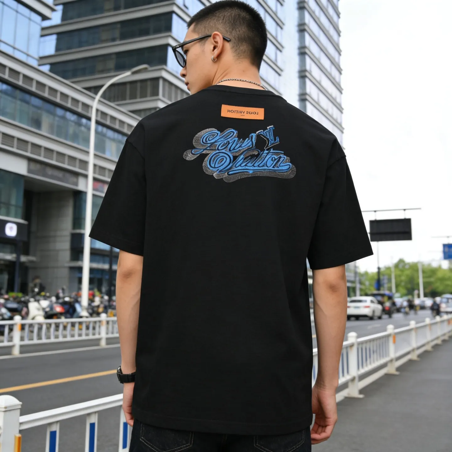 Louis Vuitton/Louis Vuitton short sleeves with front and rear letter logo embroidery